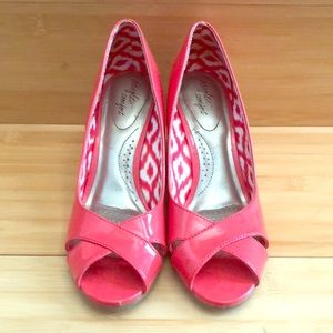 Dexflex Comfort Coral Peep-toe Wedges